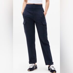 Athleta Endless High Rise Cargo Pant, Navy, size 8